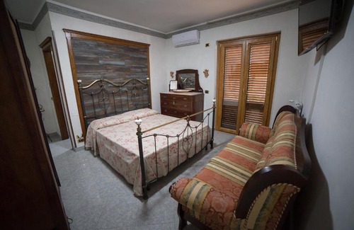 Castrovillari Cama Y Desayuno | DOMUS CASTRUM VILLARUM B&B