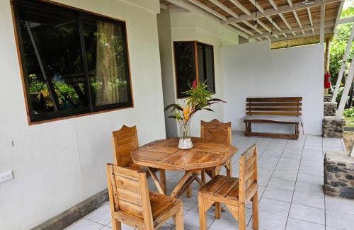 Playa Santa Teresa Cabina | Don Jon's Surf and Yoga Lodge