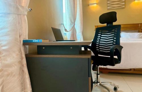 Mwananyamala Apartamento | Don Onesmo's Duplex A Luxurious Three Bedroom Apartment