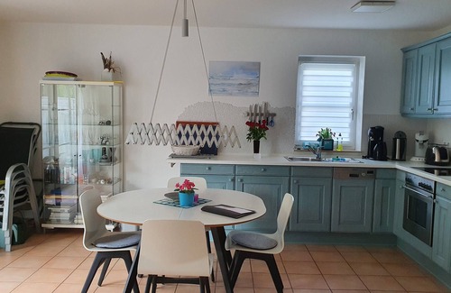 Wieck auf dem Darss Apartamento | Don't rush me - modern ground floor apartment with south-facing terrace & beach chair in Wieck a. Darß