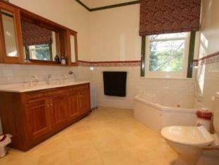 Castle Forbes Bay Cama Y Desayuno | Donalea Bed and Breakfast & Riverview Apartment
