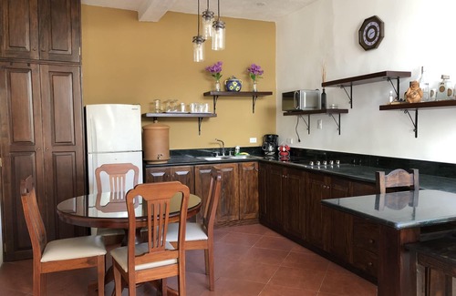 Antigua Guatemala Casa | “Donde Chiqui” Cozy House two blocks from La Merced Church