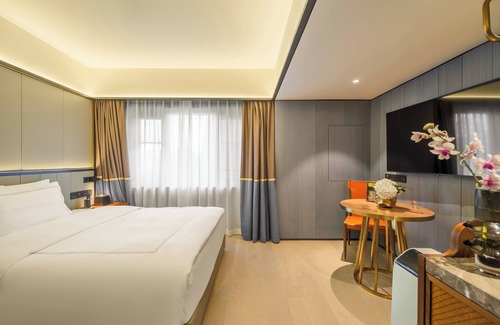 Huaihai Road Commercial Area Hotel | Donghu Collection Hotel Shanghai