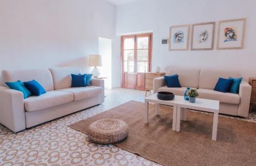 Puliciano Casa | DONNA LAURA - Holiday Home