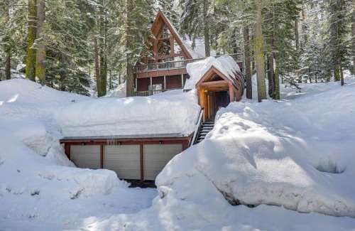 Truckee Casa | Donner Lake Views Rustic Truckee Cabin!