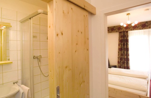 Feldkirchen in Kaernten Cabaña | Doppelbettzimmer mit Balkon - Pension Fischinger