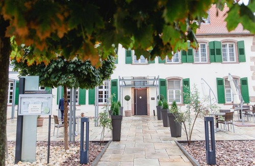 Bad Bergzabern Casa | Doppelzimmer, Dusche Oder Bad, WC - Schlosshotel Bergzaberner Hof