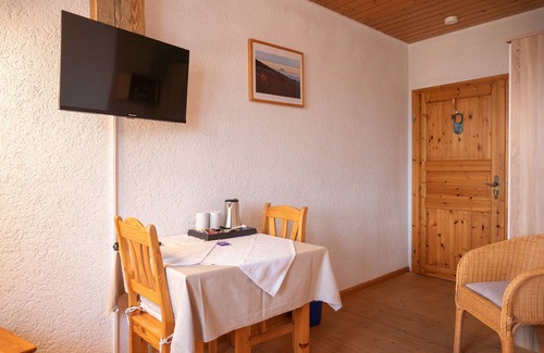 Staufen im Breisgau Apartamento | Doppelzimmer mit Dusche und WC
