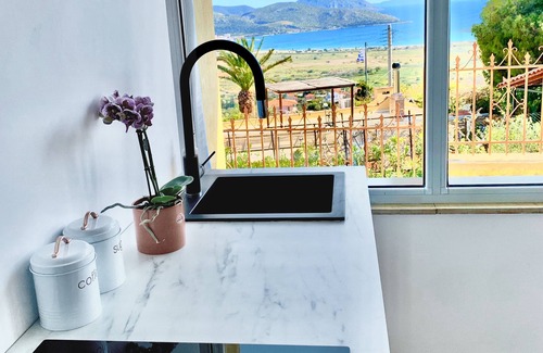 Anavyssos Cabaña | Dora's Retreat