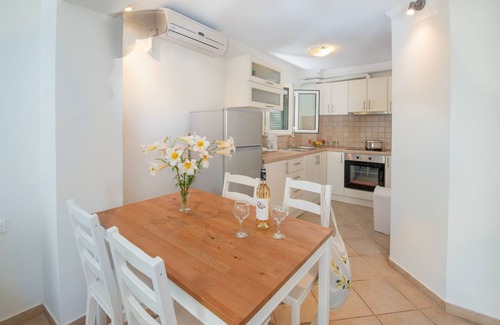 Gaios Apartamento | Doras House: Gaios Waterfront Apartment