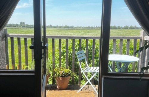 Dorchester-on-Thames Apartamento | Dorchester on Thames private mini suite in a peaceful location.