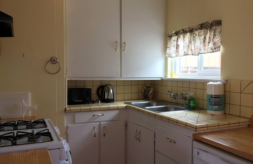 Carpinteria Cabaña | Dorrance Way Cottage By the Sea