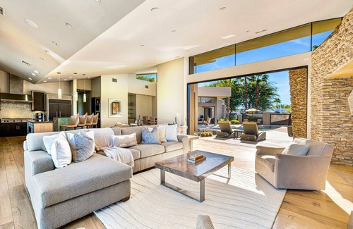 Rancho Mirage Casa | 'Dos Lagos Estate' 5000' 6 bedroom w/ 2 pools!