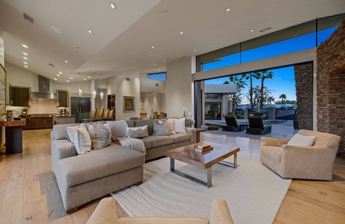 Rancho Mirage Casa | 'Dos Lagos Estate' 5000' 6 bedroom w/ 2 pools!