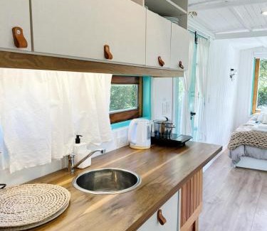 San Martin de los Andes Chalet De Esquí | Dos Tiny Houses con Vista Espectacular, 2 Baños y Bosque Privado para 2 Parejas