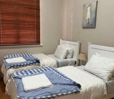 Paarl Apartamento | Dottie's charming cottage two bedroom apartment and workspace
