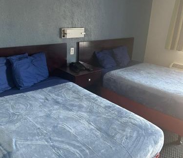 Amarillo Apartamento | Double Bed Hotel Room 111