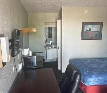 Amarillo Apartamento | Double Bed Hotel Room 130