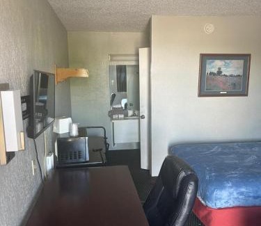 Amarillo Apartamento | Double Bed Hotel Room 327