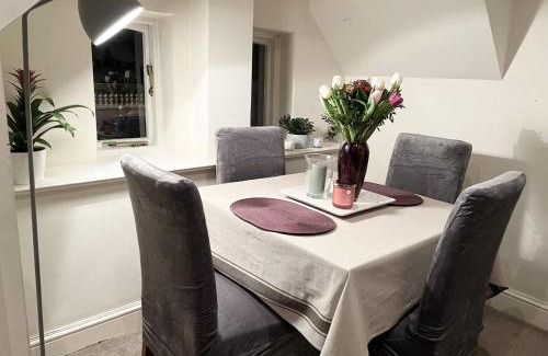 Earl's Court Casa | Double bedroom with en-suite bathroom in Chelsea - central London - share apartment