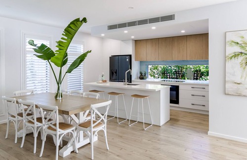 Dromana Casa | Double Delight - 4pm check out Sundays
