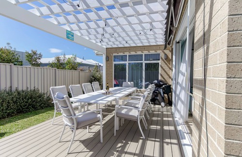 Dromana Casa | Double Delight - 4pm check out Sundays