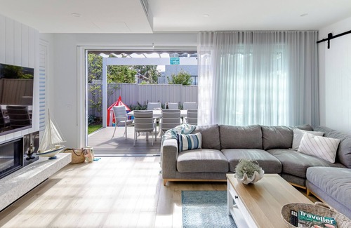 Dromana Casa | Double Delight - 4pm check out Sundays