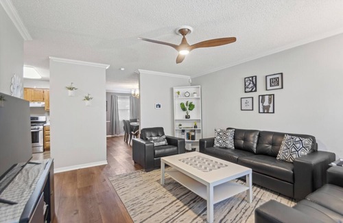 Sherwood Casa | Double Diamond Rentals - Awesome Neighborhood, AFB