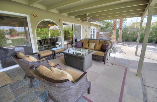 Palm Desert Casa | Un "Los jugadores de golf Oasis" Doble Ataque frontal del espacio abierto en un parque con grandes Piscina / Spa
