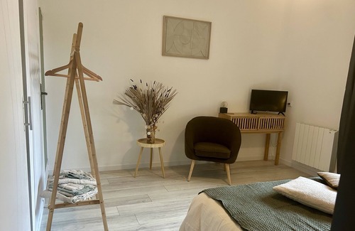 Plassac Casa | Cama de Matrimonio o Dos Camas-De Lujo-Baño en la habitacion-Vista a la Piscina