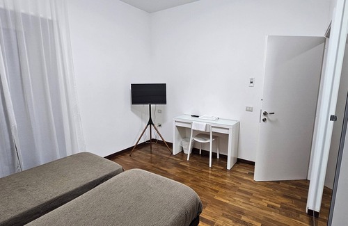 Potenza Casa | Double or Twin - Private External Bathroom