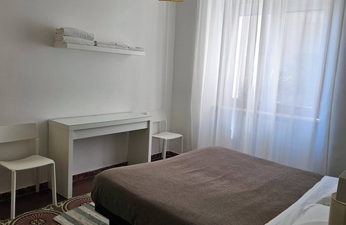 Potenza Casa | Double or Twin - Shared Bathroom