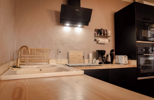 Saint-Saturnin-sur-Loire Casa | Double room in Château outbuilding with view of the Loire River