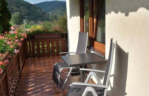 Elzach Apartamento | Habitación doble 1 con baño y ducha, 1 - 2 personas - Mosertonihof
