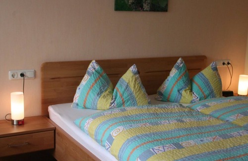 Uerzig Cama Y Desayuno | Double room 2 - Wine and guest house Hermann-Josef Schmitz