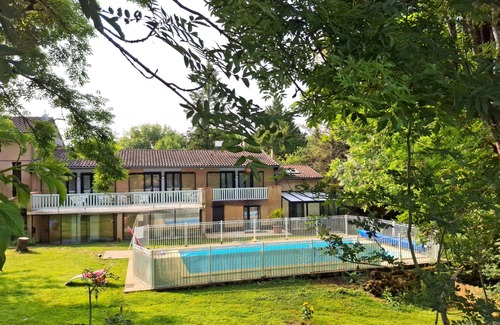 Foissac Hotel | Double room air-conditioning, shower, wifi, parking, swimming pool Near Figeac, Villefranche
