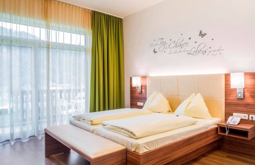 Schlogen Casa | Double room Danube Garden (1 adult + 1 child) bath, WC - Riverresort Donauschlinge