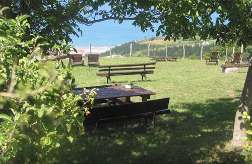 Deba Apartamento | Habitación 'Doble 4' con vistas a la montaña, jardín privado y Wi-Fi