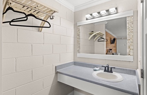North Carolina Coast Hotel | Double Room Hotel- 2 Pools, Near Beach/Boardwalk, No Pets Allowed