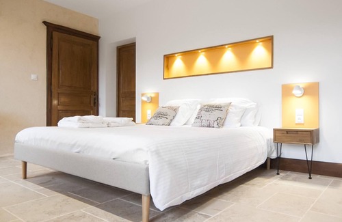 Eguilly Cama Y Desayuno | Habitacion Doble-Lujoso-Baño en la habitacion-Vista al Jardín-Avec Sauna
