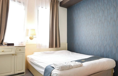 Nishishinsaibashi Hotel | Double room Nonsmoking | For consecutive ni / Osaka Ōsaka