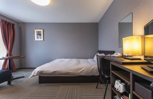 Higashiyama Hotel | Double Room River view
