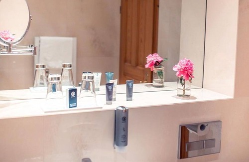 Strande Casa | Double room, shower, toilet, land side - Strandhotel Strande