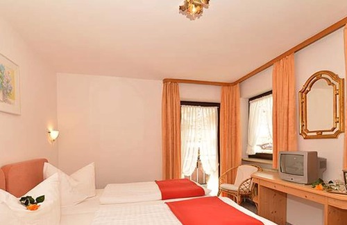 Hirschegg Casa | Habitación doble estándar DZ DL HH "12" - Hotel Garni Adler