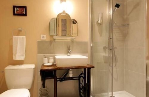 Montolieu Cama Y Desayuno | Habitacion Doble-Superior-Baño con ducha