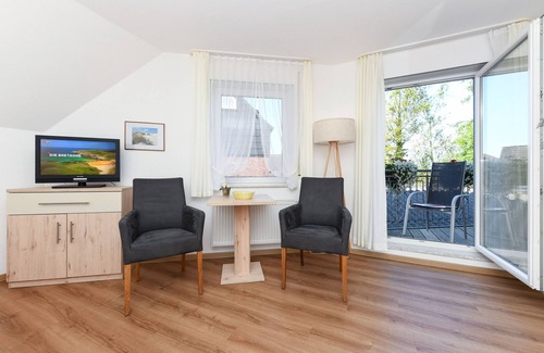Neuharlingersiel Cabaña | Double room with balcony or terrace - Double room in the Hotel-Pension
