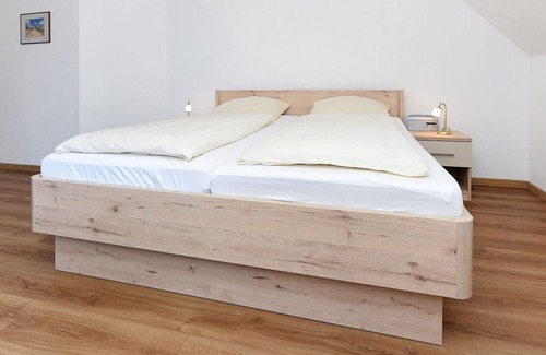 Neuharlingersiel Cabaña | Double room with balcony or terrace - double room in the Hotel-Pension Marlies