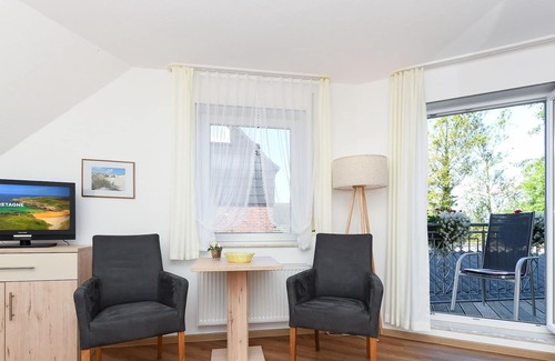Neuharlingersiel Cabaña | Double room with balcony or terrace - double room in the Hotel-Pension Marlies