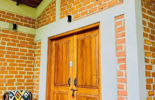 Mallawapitiya Casa | Double Room with Garden View - THE HIDEOUT KURUNEGALA