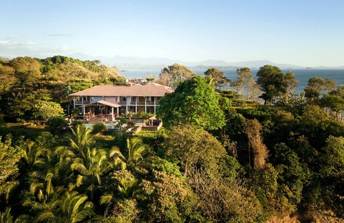 Torio Casa | Double room with partial ocean view balcony | Beachfront Boutique Hotel & Pool